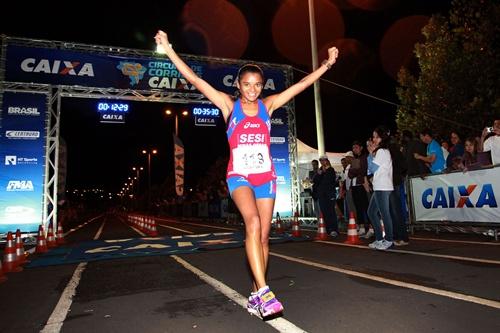 Adriana, campeã em Uberlândia / Foto: Luiz Doro / adorofoto 